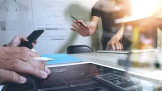 眼镜零售企业仓储外包与自营的利弊权衡